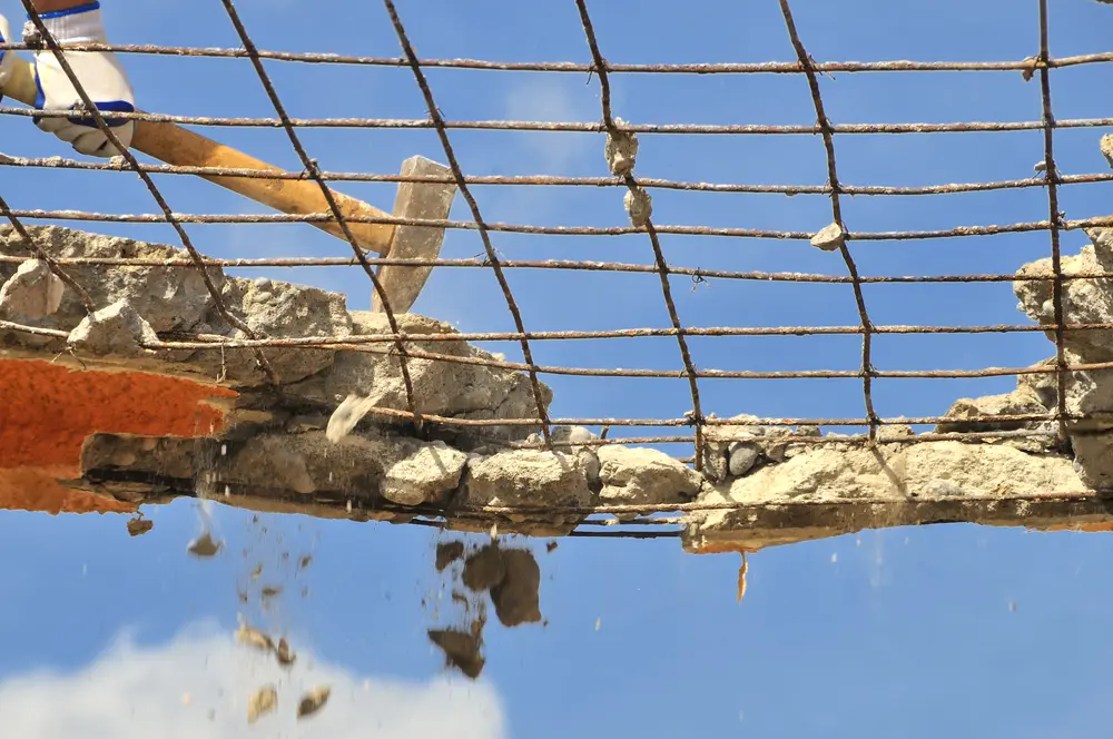 Dangers of Falling Debris at Construction Sites