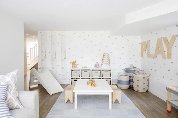 Spacious family room for entertainment