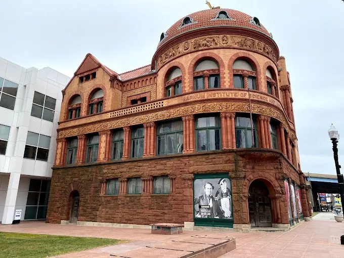The Barnum Museum