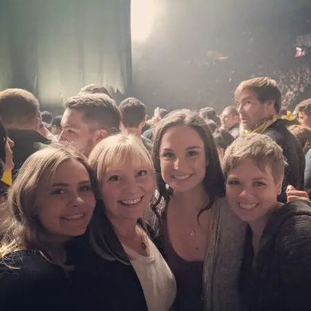 Alyssa-at-21-Pilots