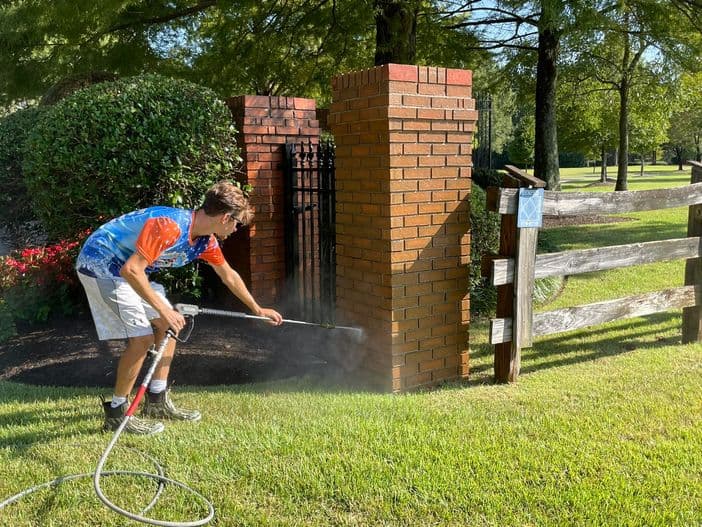 How Much Does Pressure Washing Cost in DeSoto County?