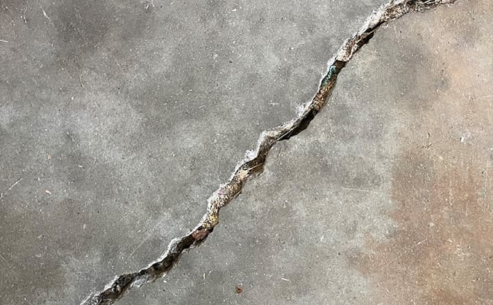 Foundation crack