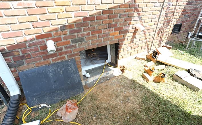 Crawl space door and vent installation in South Central Kentucky and Middle Tennessee.