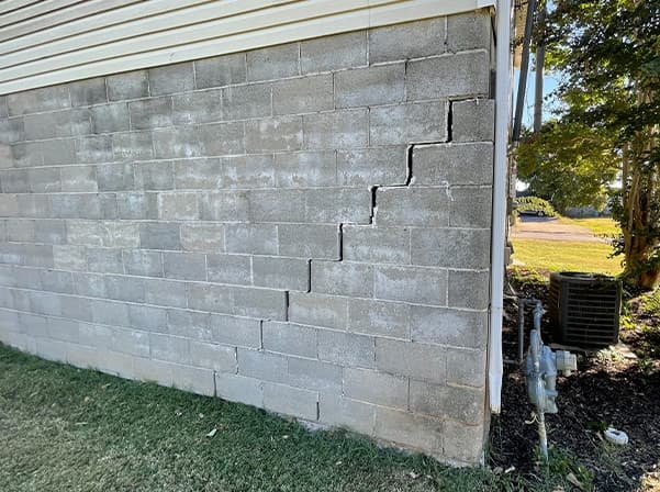 crack in cinderblock wall