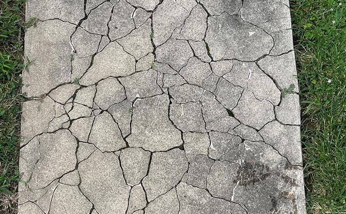 Foundation Cracks- A Warning Sign of Foundation Problems