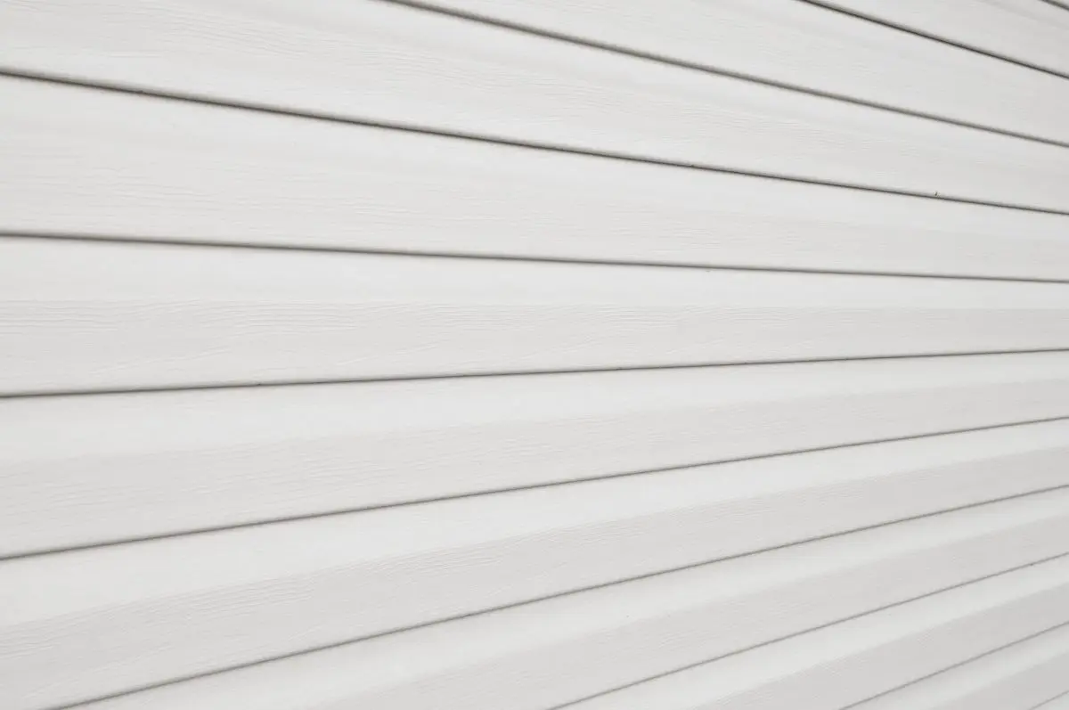 creamy white vinyl siding