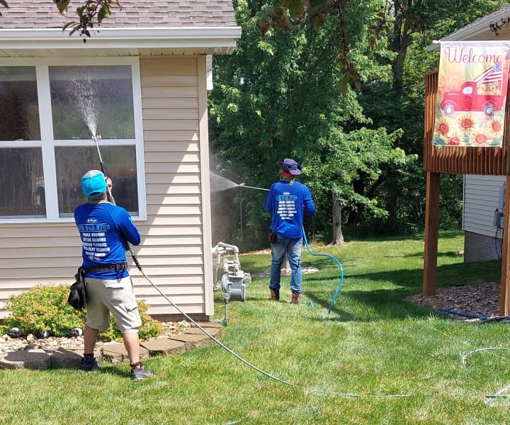 Apartment Complex Pressure Washing Cedar Rapids IA