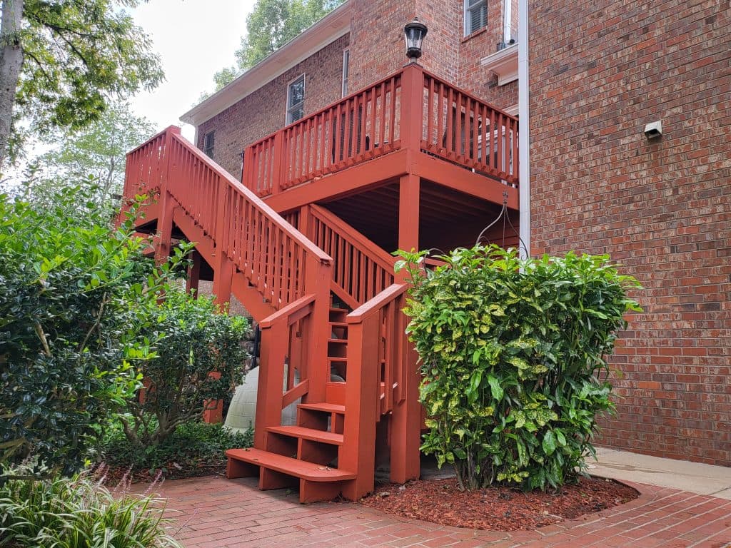 Deck staining Columbia TN