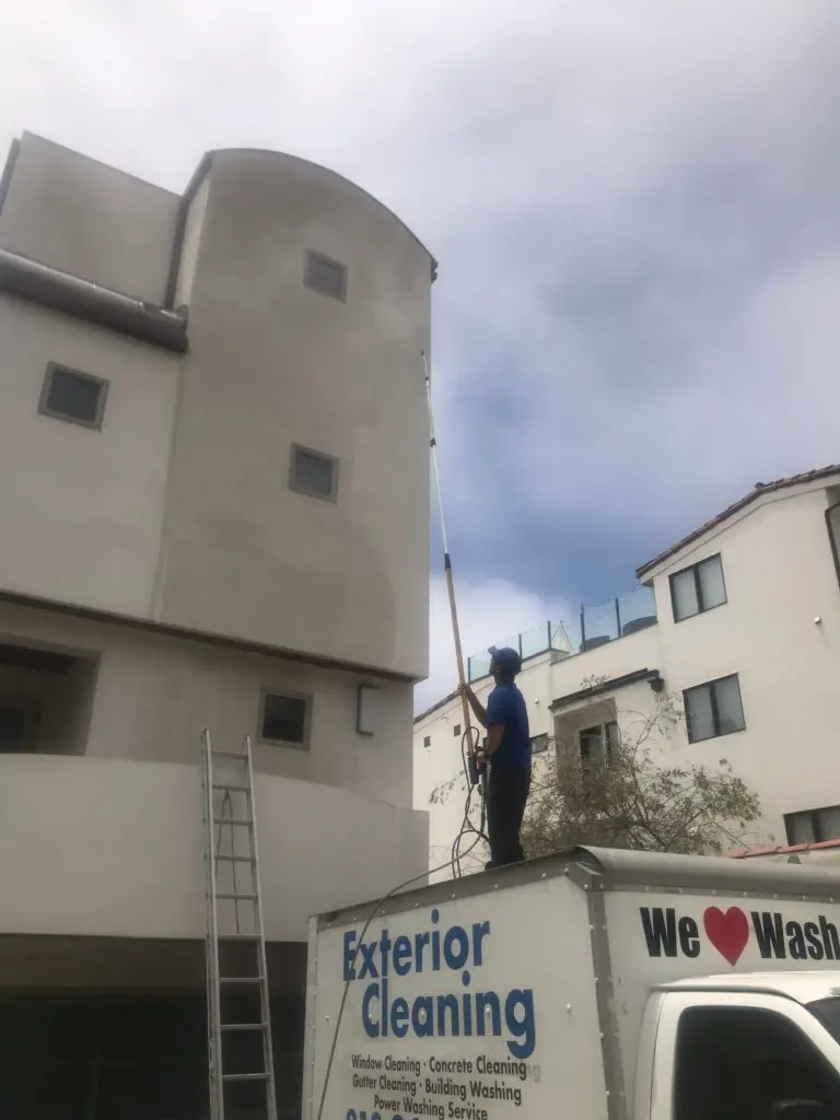 Pressure Washing Winnetka CA
