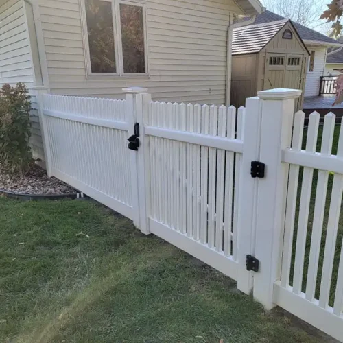 Fence Cleaning in Madison, WI