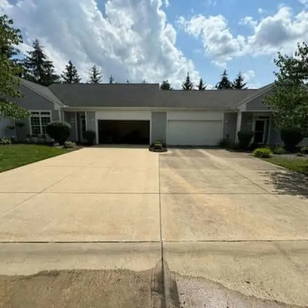 Driveway Cleaning Akron, OH