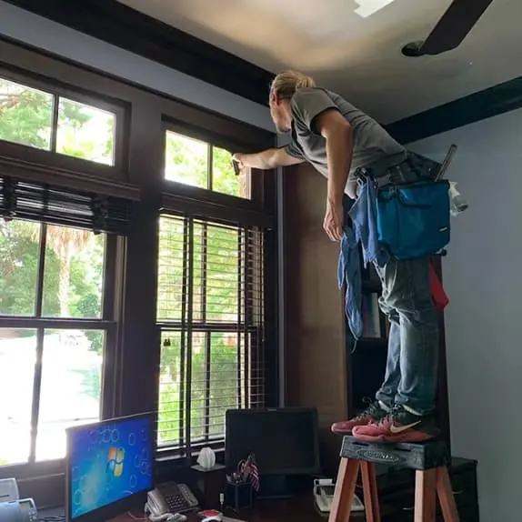 interior window cleaning