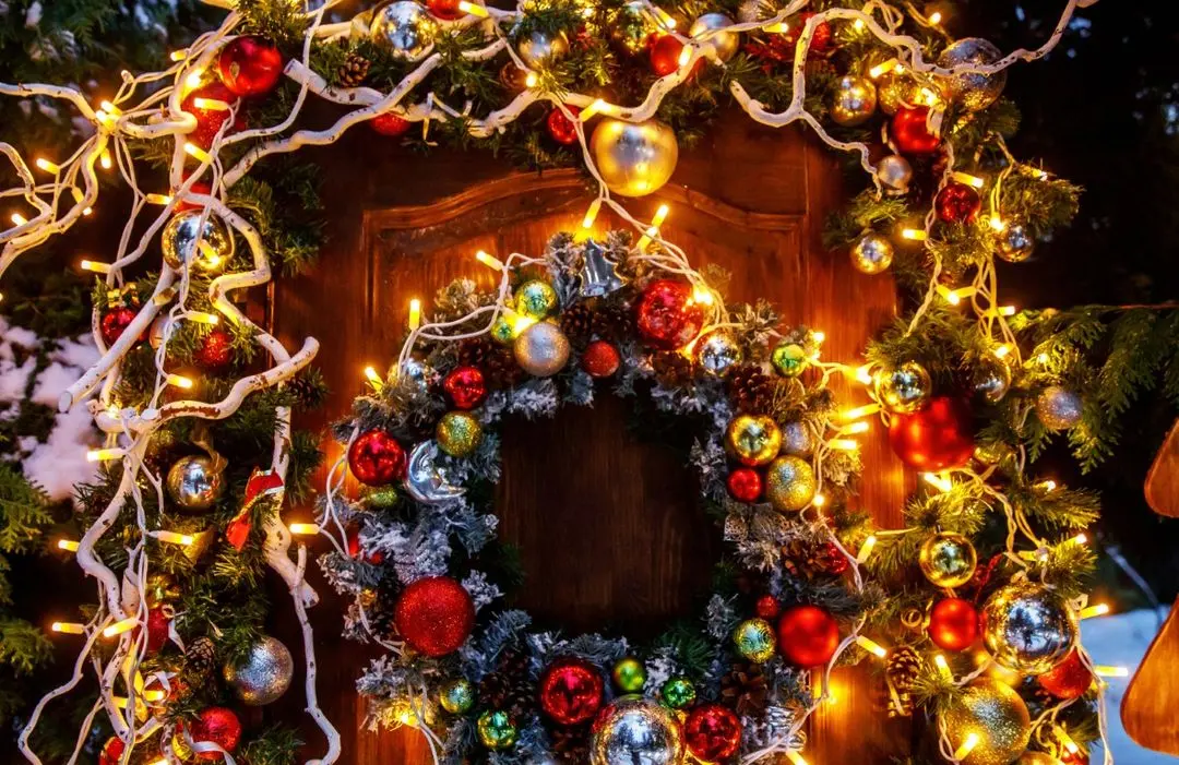 Exclusive Garland, Wreaths, and Custom Displays