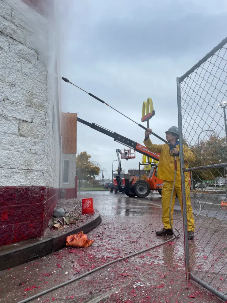Mcdonalds building washing in Buffalo NY