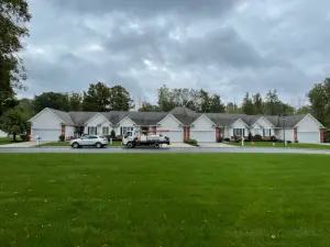 hoa-complex-house-washing-in-grand-island-ny-3