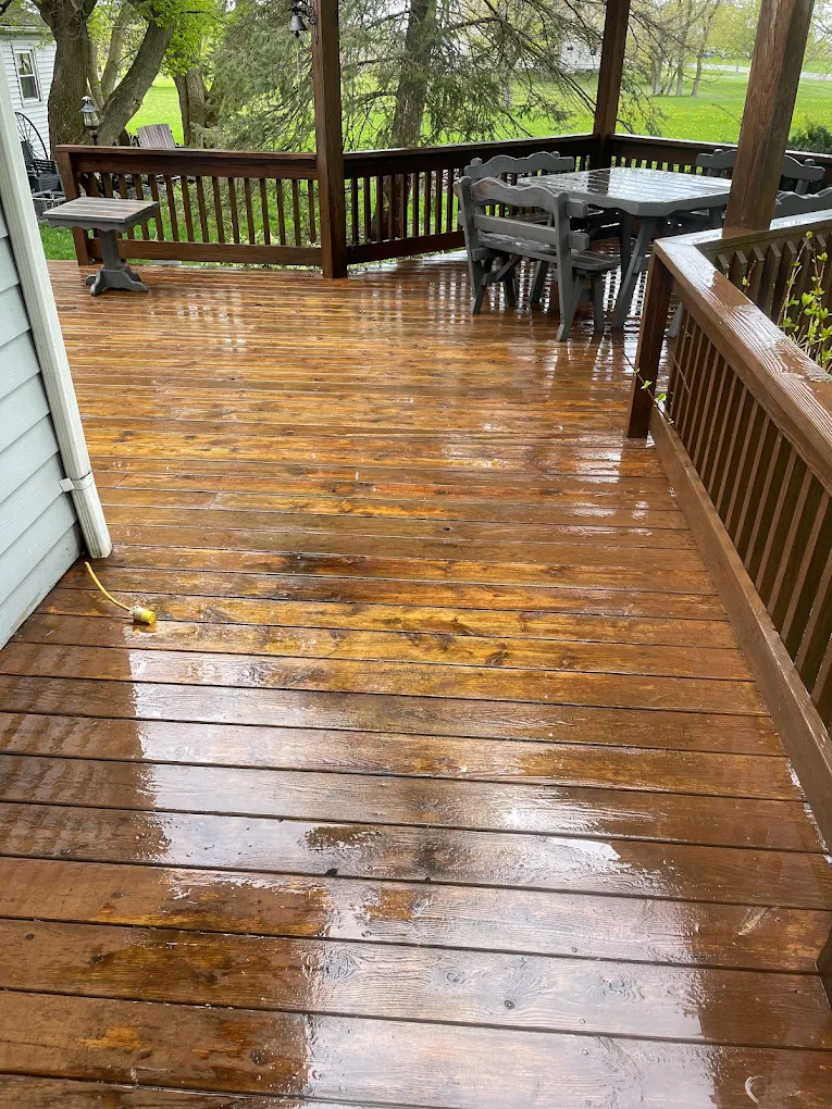 Deck Cleaning Niagara and Erie County
