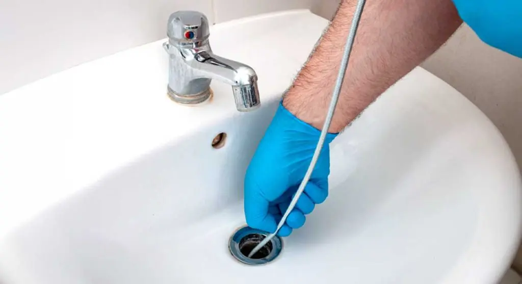 7 Telltale Signs of a Sewer Line Backup