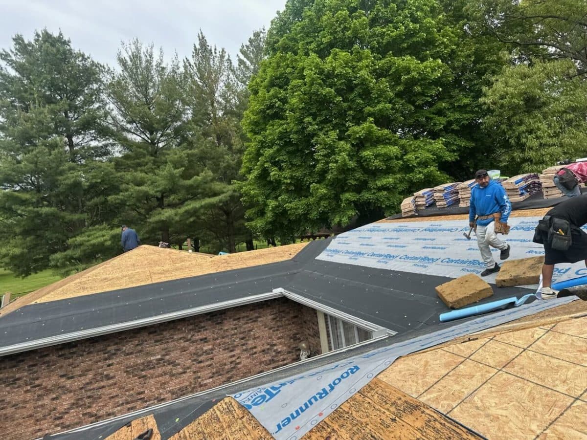 guys installing underlayment - paper
