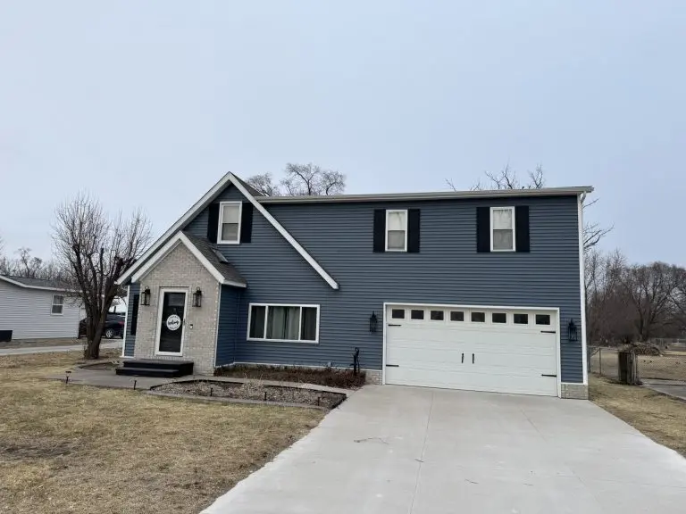 blue siding installation
