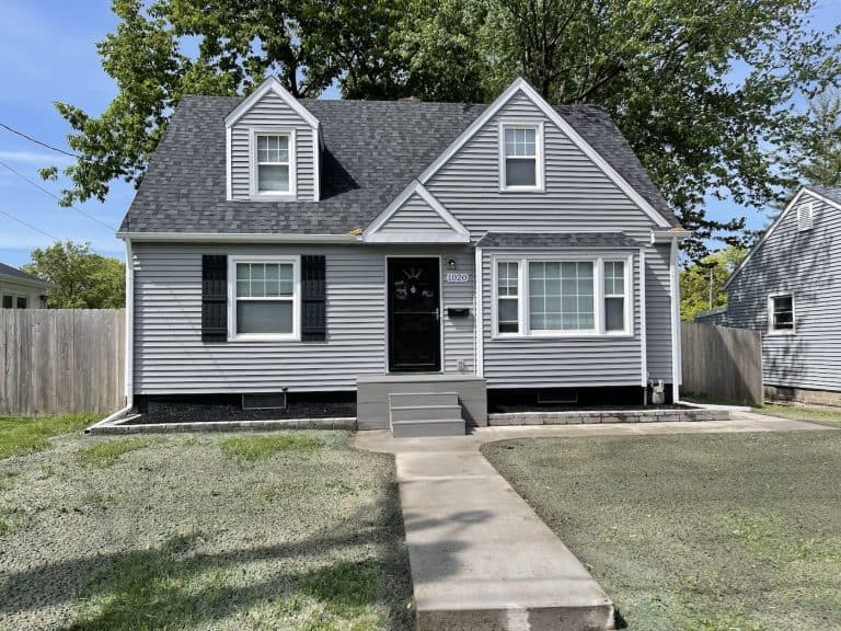 gray siding asphalt shingles