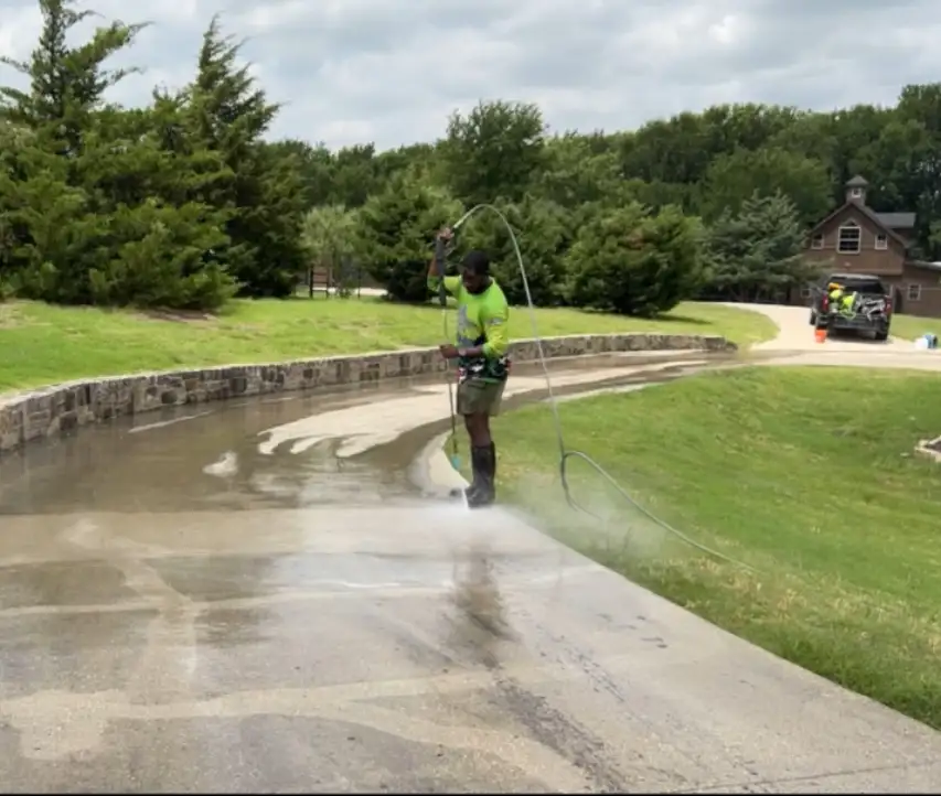 Driveway Cleaning Frisco TX