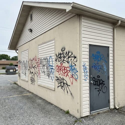 04_painted_walls_siding_doors