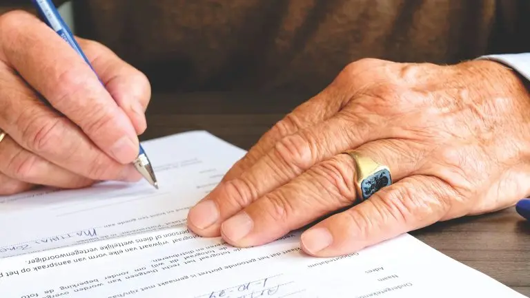 Person signing legal documents for a testamentary trust in Louisiana