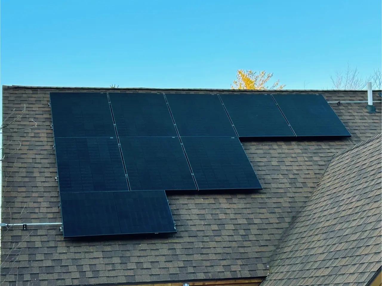 shingles roof with solar panel
