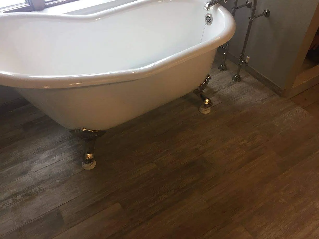 Bathroom Project - Freestanding Bathtub With Golden Legs