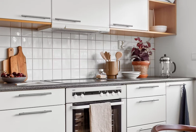glazed ceramic tile kitchen white