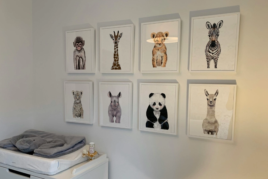 children's wall decoration in bathroom