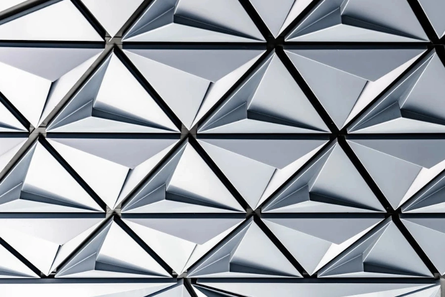 The Luxurious Appeal of Metallic Tile in Modern Design