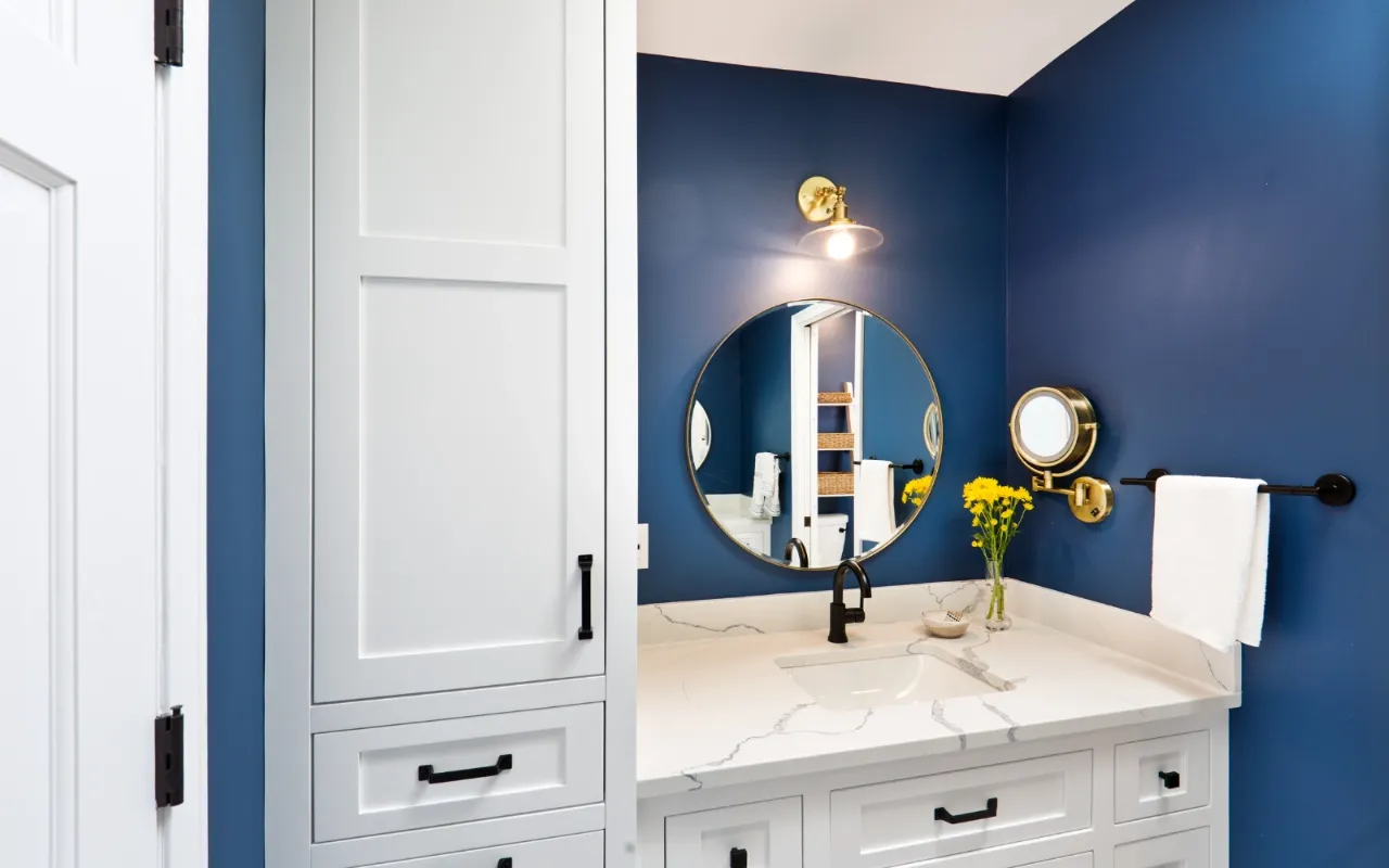White marble bathroom vanity
