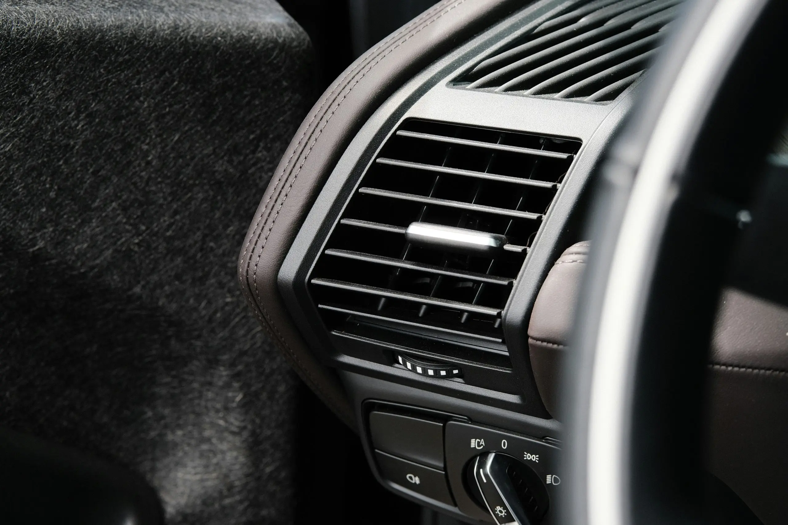 car ac blowing hot air from one vent