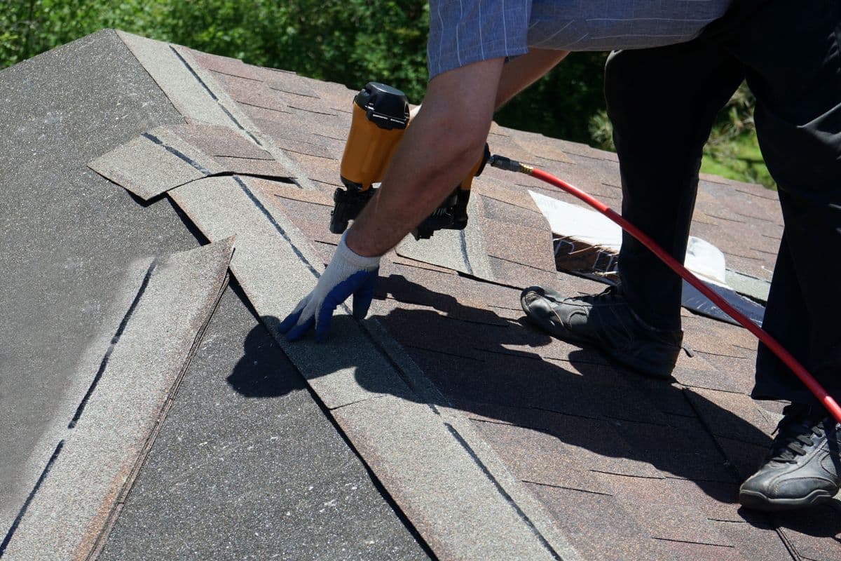New roof shingle nailing