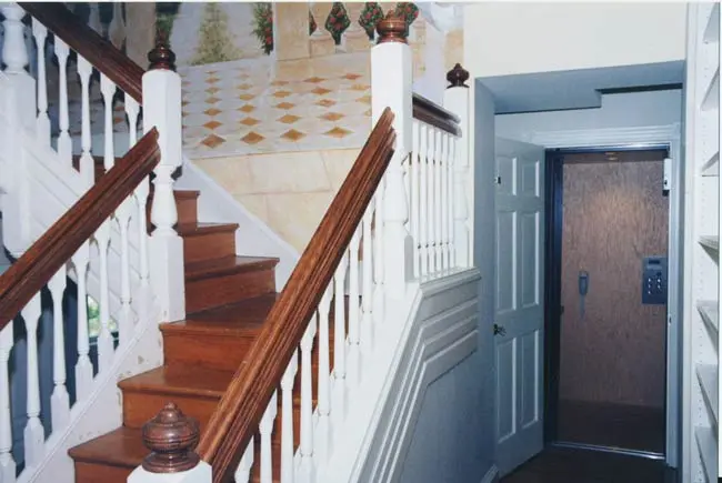 Custom Staircase Elevator 1024x686 1 Custom Staircase Elevator 1024x686 1