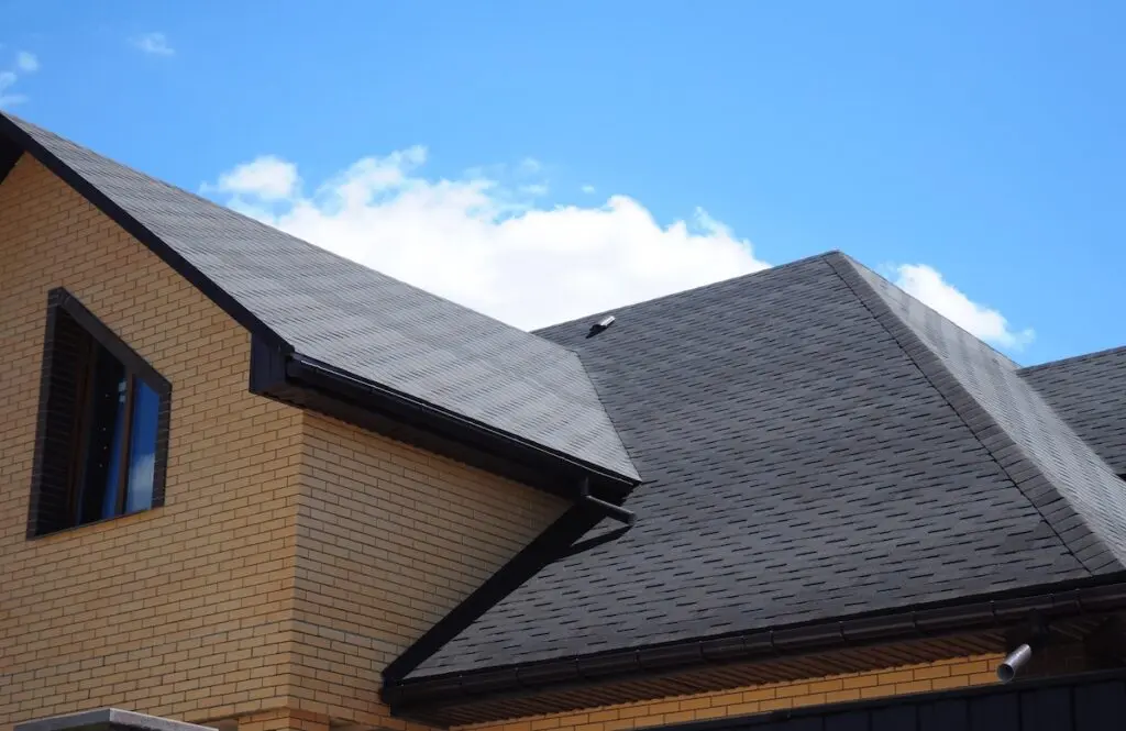 Asphalt shingles roofing construction, repair. Problem Areas for House asphalt shingles Corner Roofing Construction Waterproofing. Rain gutter system.