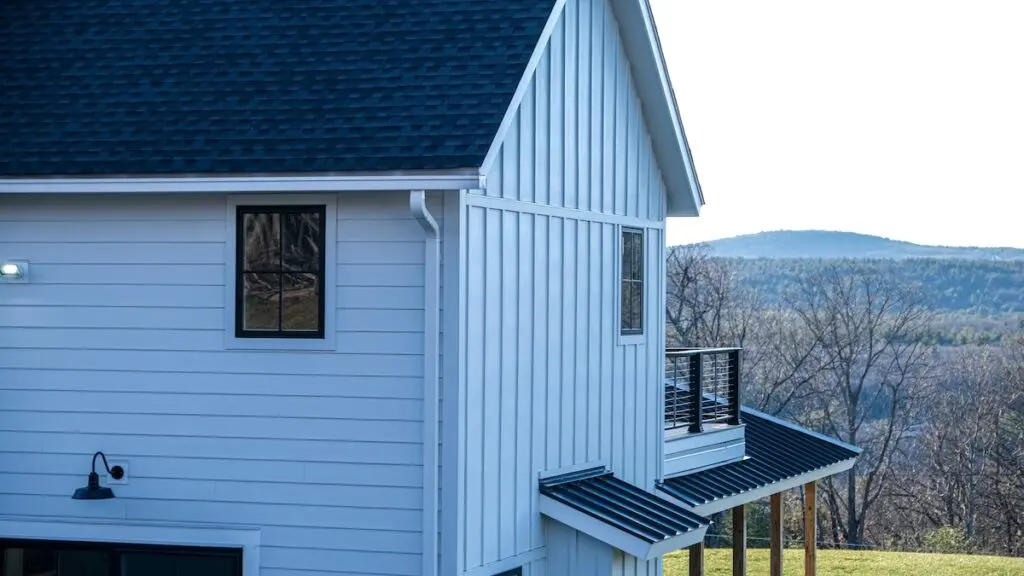 Modern Farmhouse - James Hardie Fiber Cement
