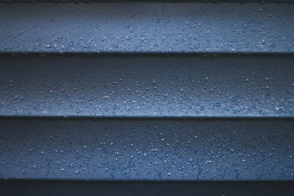 how to install vinyl siding