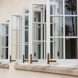 Photorealistic Windows
