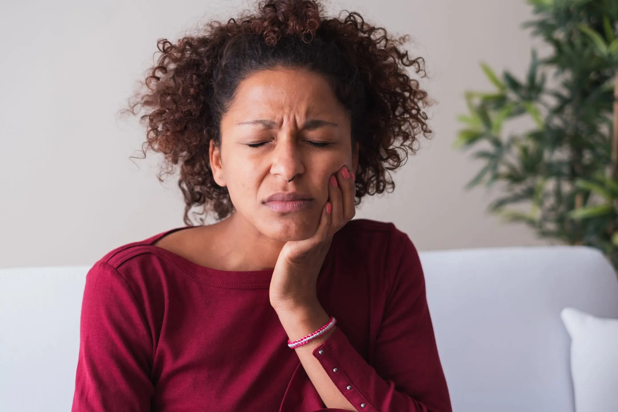 How to Tell If You Have a Cavity: Signs & Symptoms You Shouldn’t Ignore