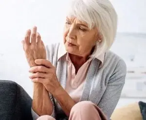 Why More Charlotte Residents Are Choosing Alternative Treatments for Arthritis like PRP and Stem Cell Therapy