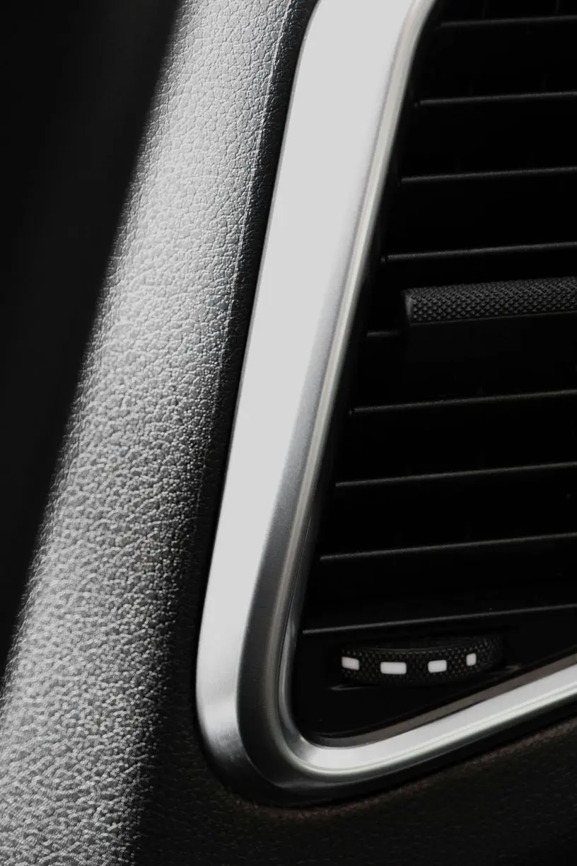 car ac blowing hot air from one vent