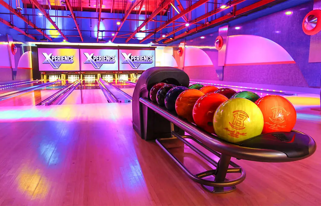 xperience-bowling-lanes-boston-bowl