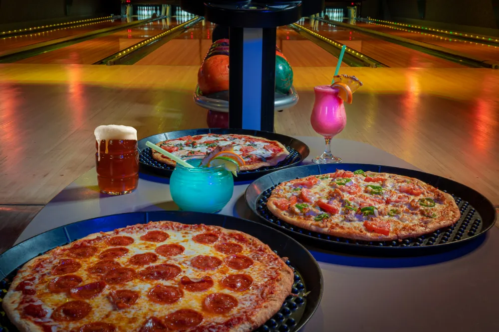 pizza-and-drinks-boston-bowl