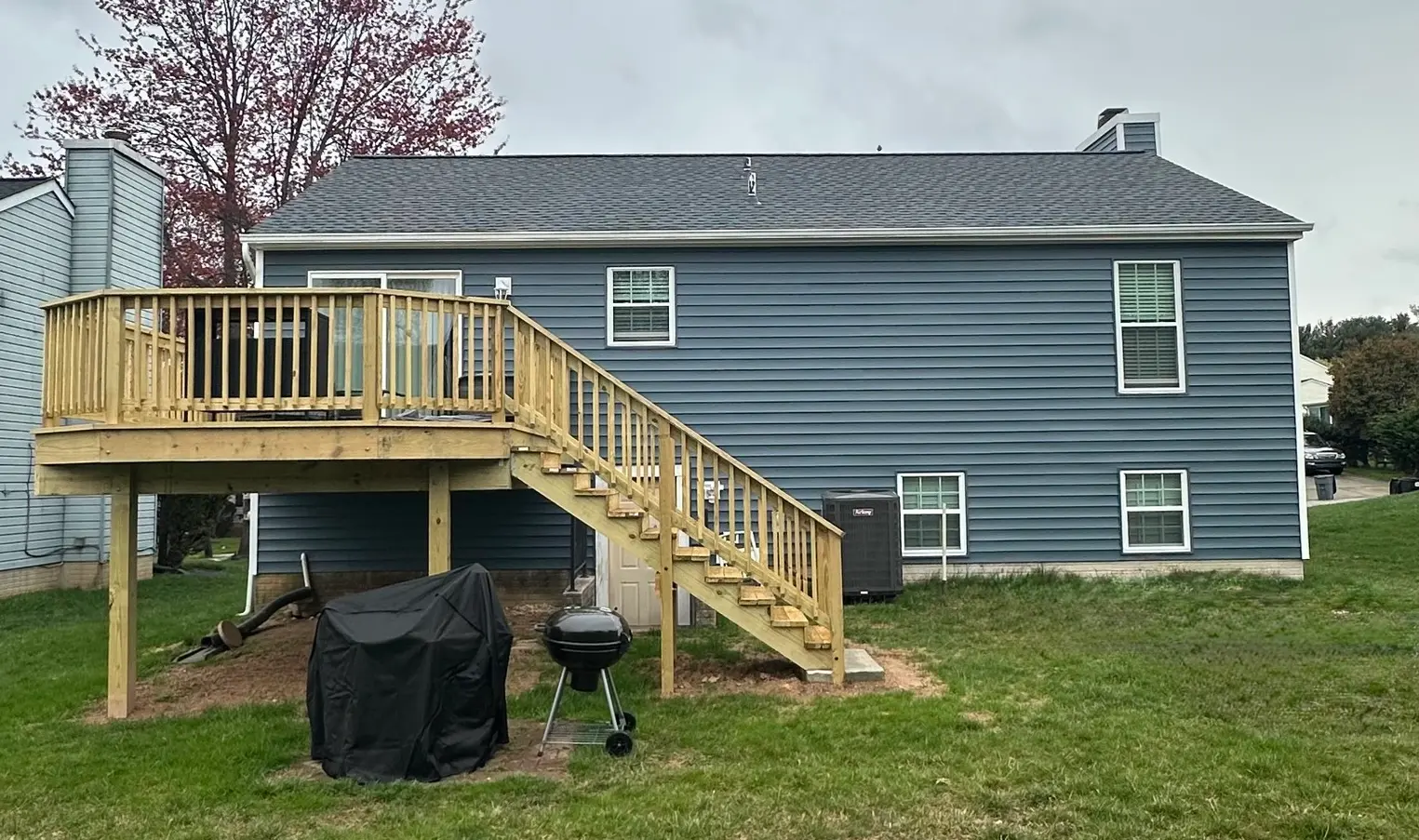 Finished deck from amazing home contractors