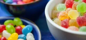 What Foods You Can & Can’t Eat With Veneers