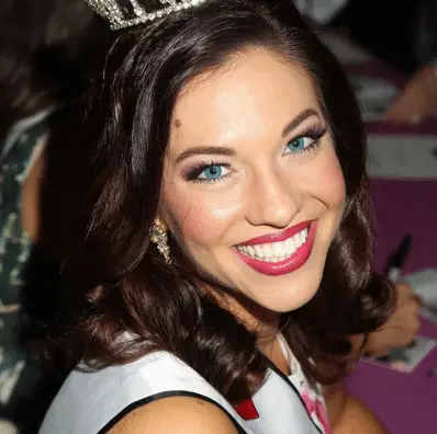michela moe 398x396 1