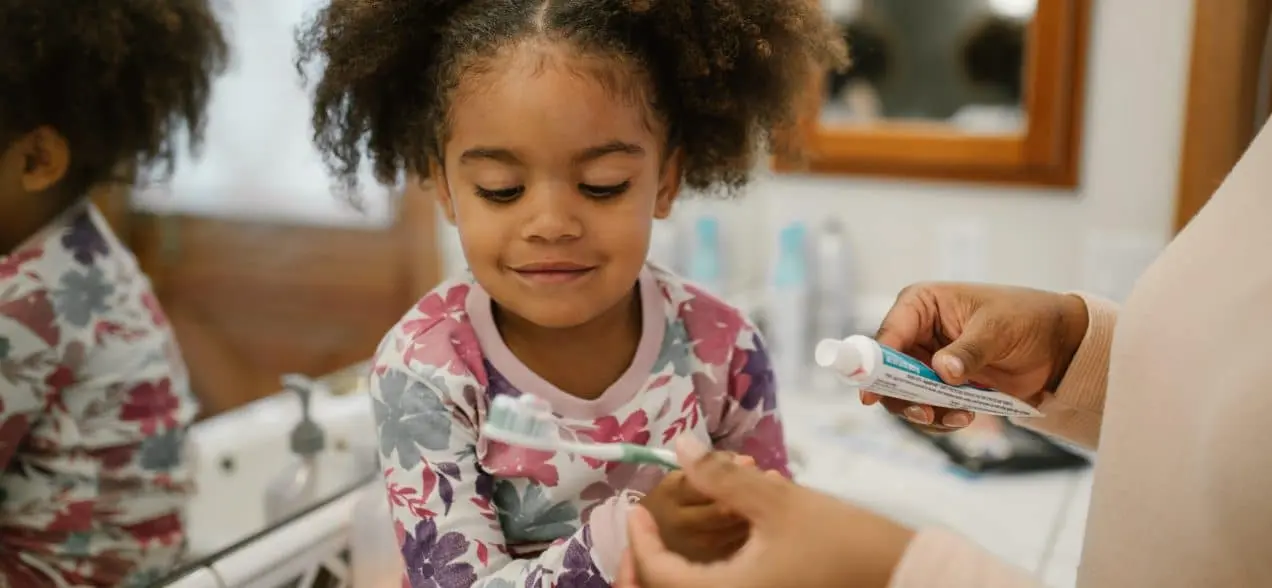 child dental care and oral health image