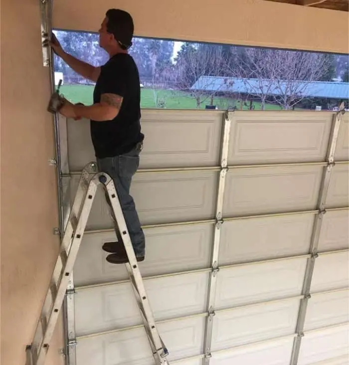 Professional Garage Door Repair in visalia